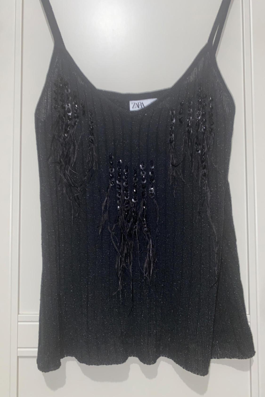 SEQUINNED FEATHER-EFFECT TOP