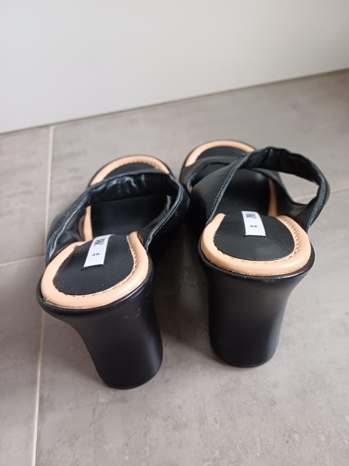 LEATHER WEDGE SANDALS WITH ROUND TOE - Image 2