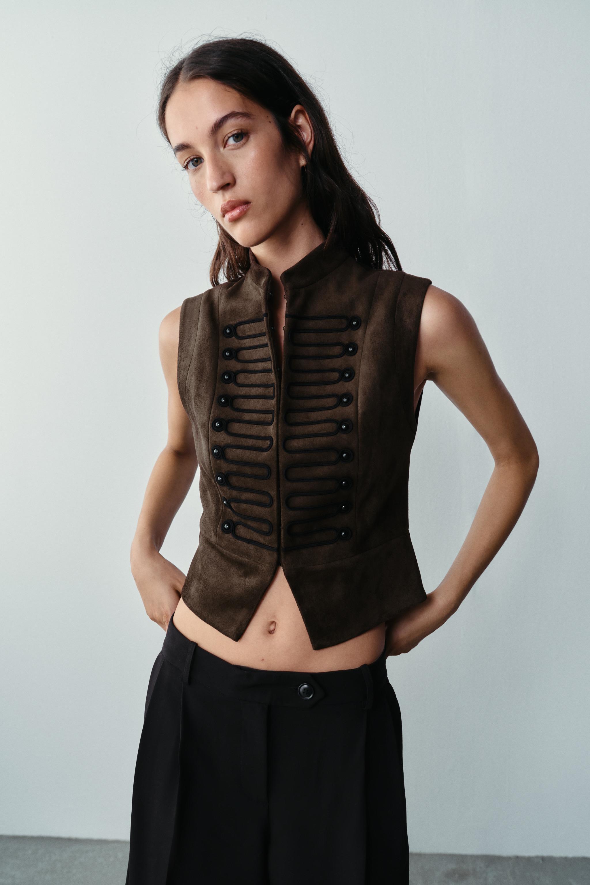 FAUX SUEDE FROG FASTENING VEST