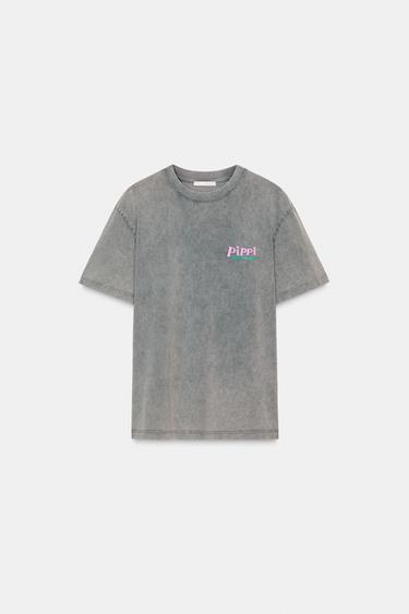 تيشرت PIPPI LÅNGSTRUMP™ بمظهر مغسول - رمادي أنثراسايت الخاص بـ Zara