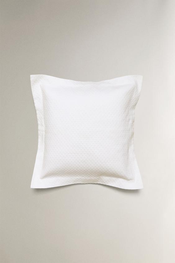 CAPA DE ALMOFADA COM DESIGN DE PONTOS - Branco da Zara - Imagem 0