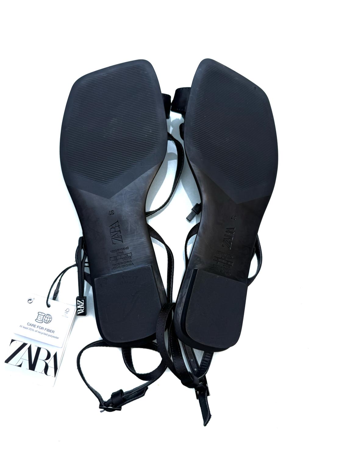 FLAT SANDALS WITH RHINESTONE TOE DIVIDER - Image 6