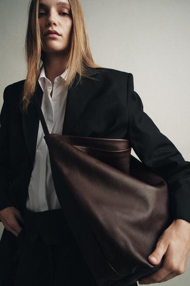 SACA PIEL DOBLE COMPARTIMENTO - Rojo Burdeos de Zara