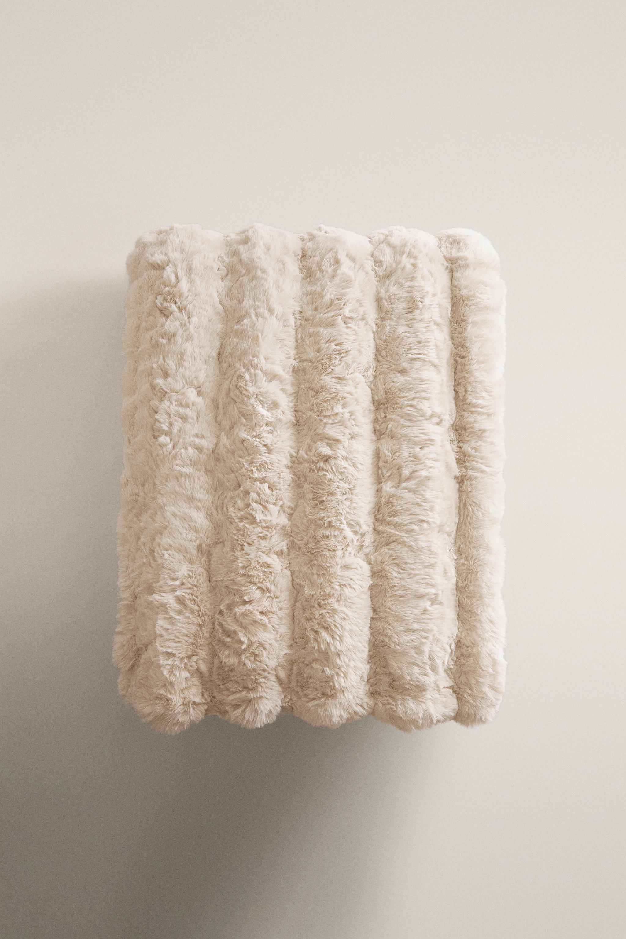 COUVERTURE FOURRURE TEXTURÉE