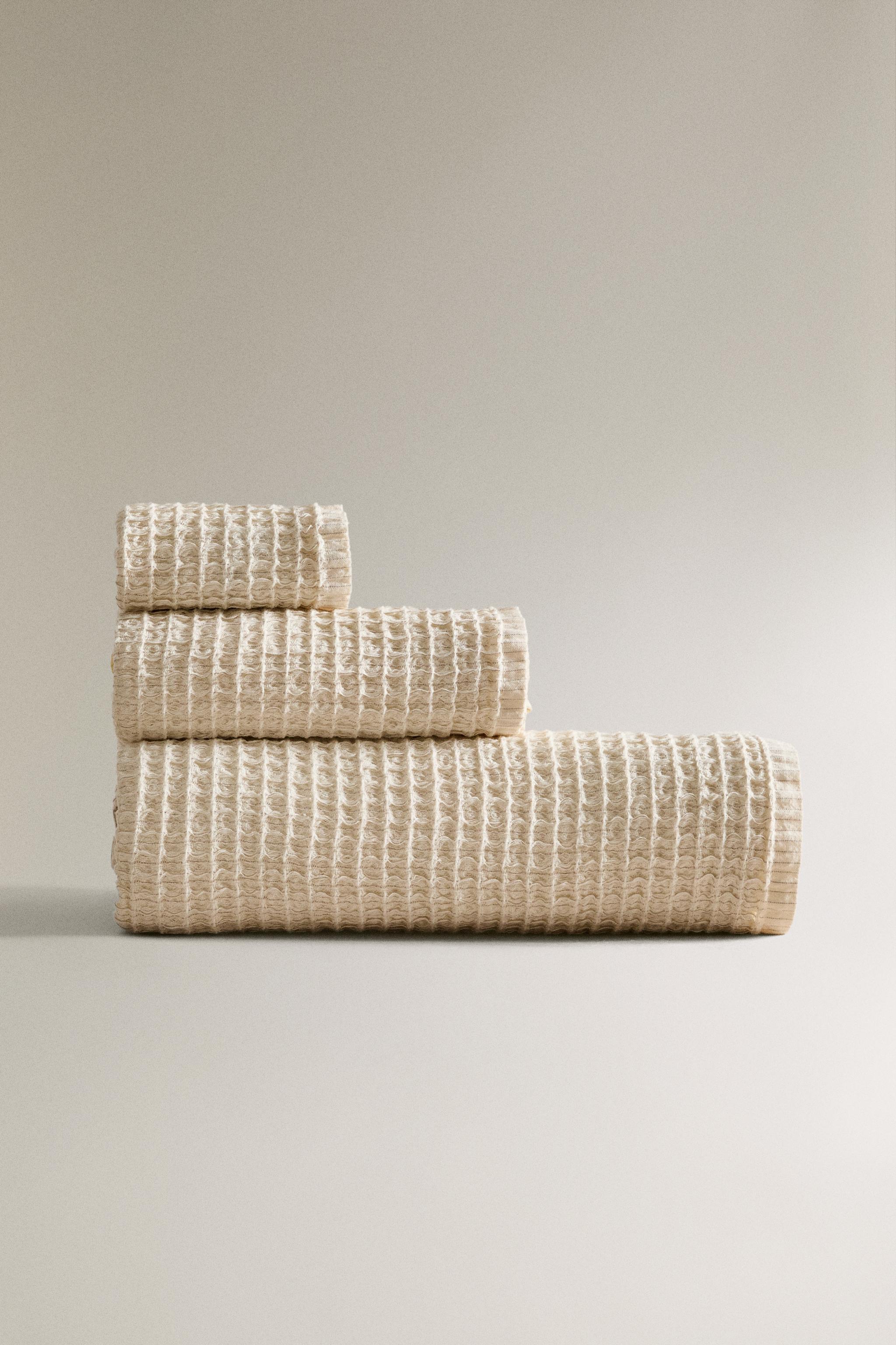 SERVIETTE DE BAIN GAUFRÉE RAYÉE
