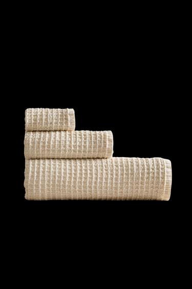 Zara STRIPED WAFFLE-KNIT BATH TOWEL - Sand - Image 0