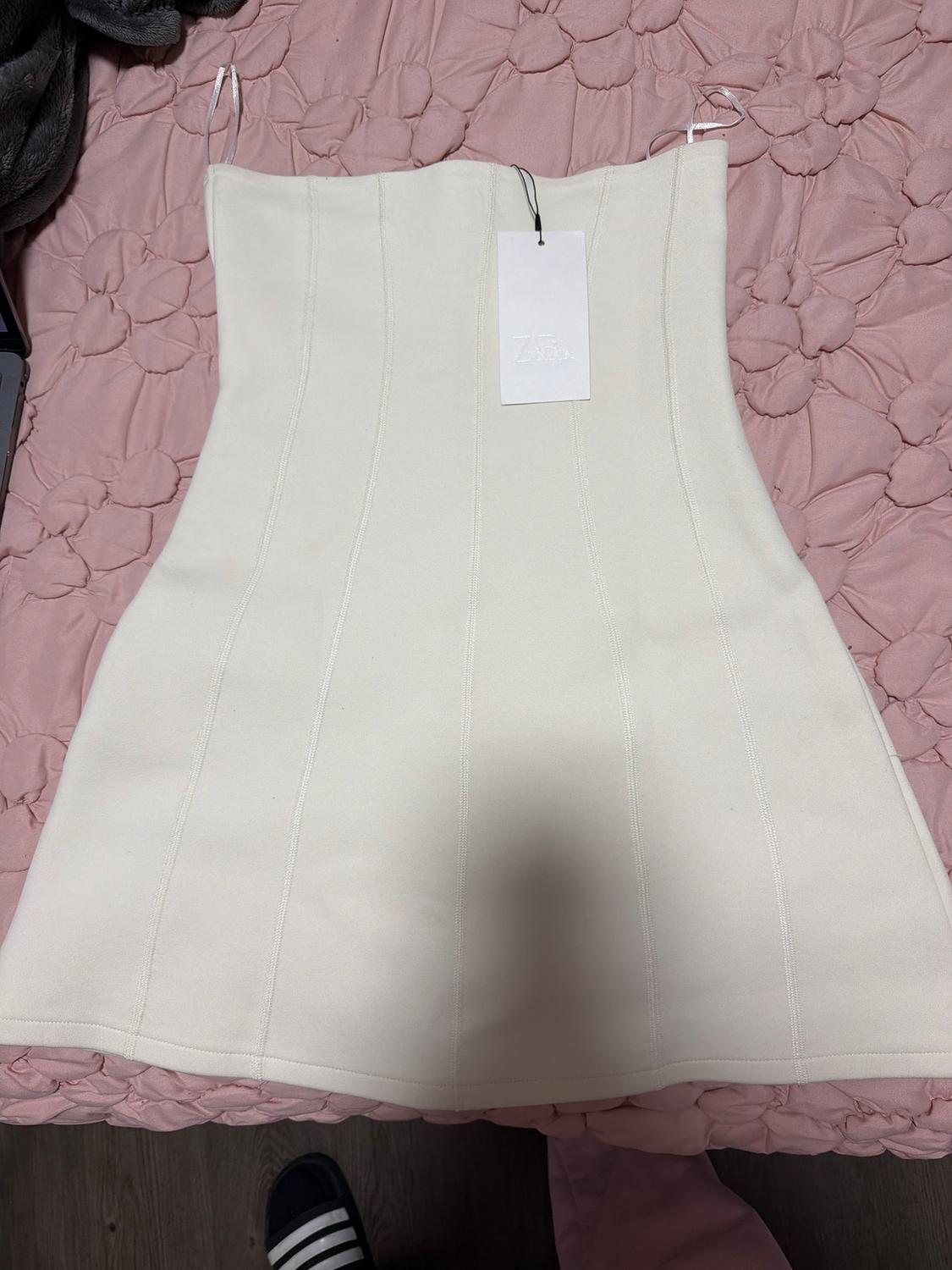 INTERLOCK STRAPLESS DRESS - Image 2