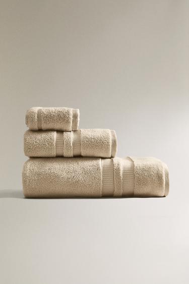 Zara EXTRA SOFT DOUBLE BORDER BATH TOWEL - Light sand