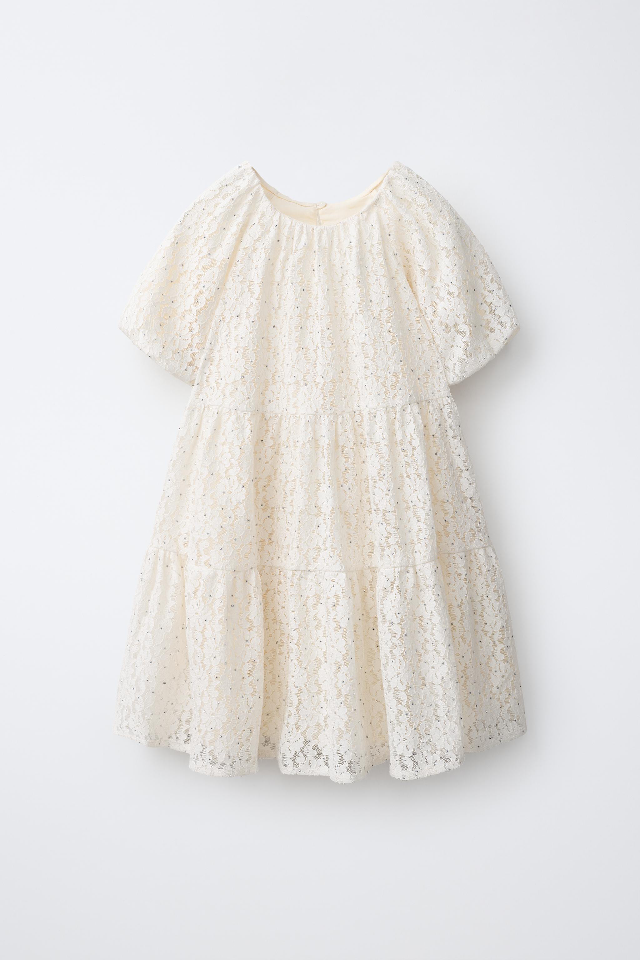 ROBE DENTELLE ET BRILLANTS