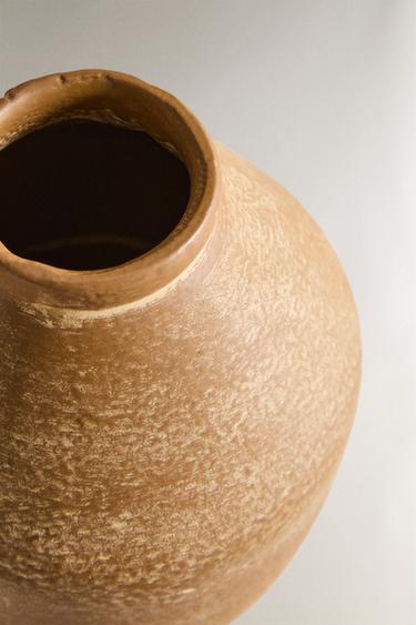 SMALL METALLIC VASE - Sand by Zara - Image 2