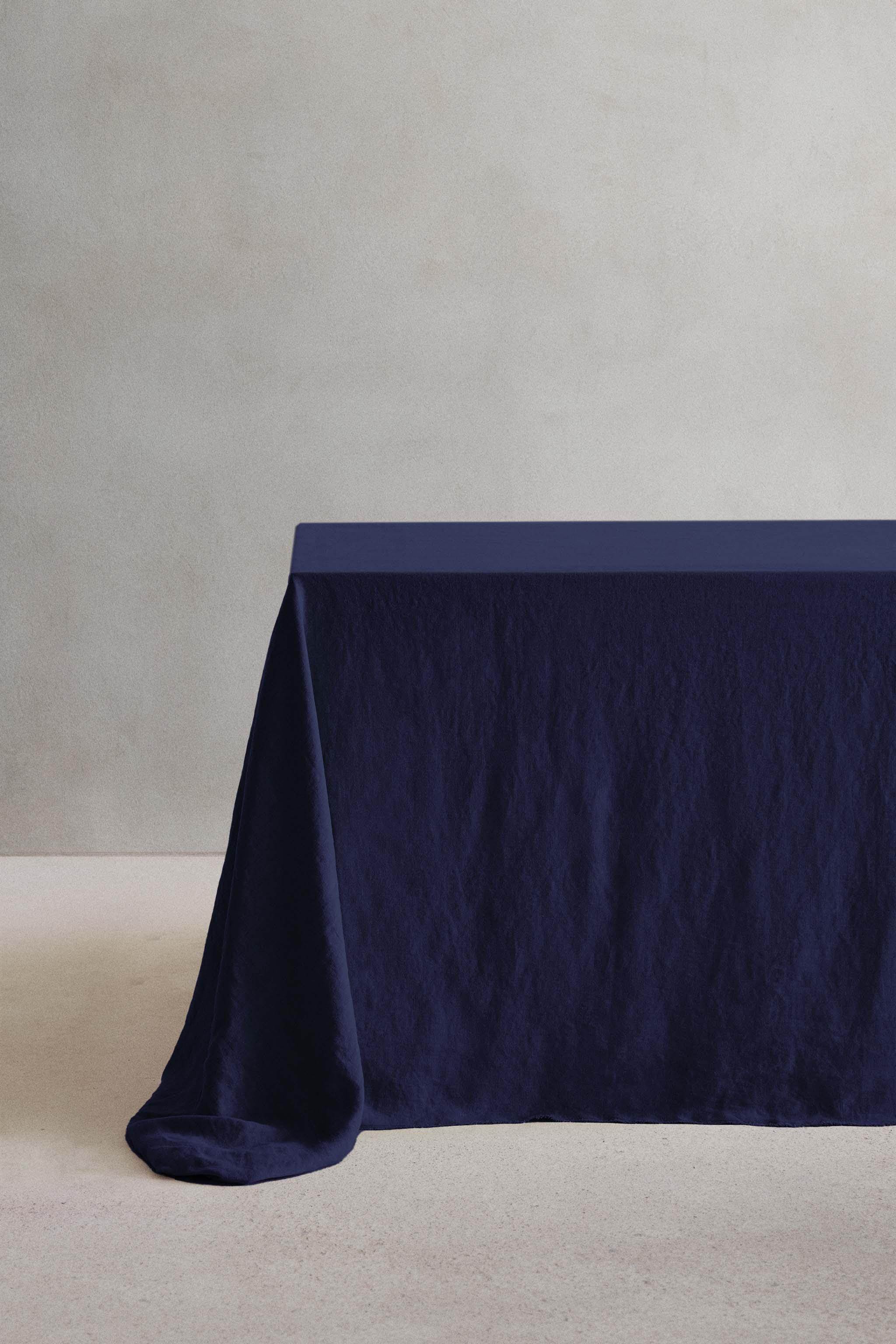 TABLECLOTH 01