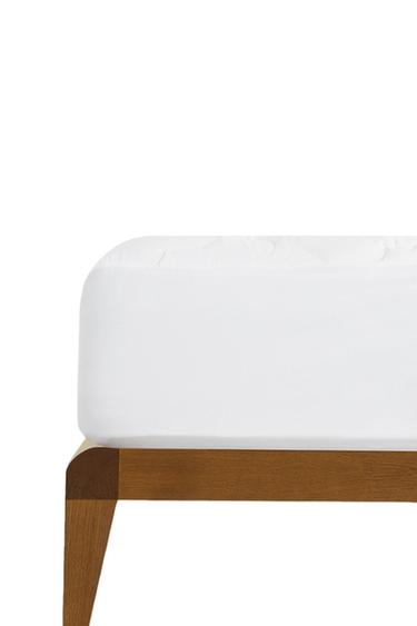 PADDED MATTRESS PROTECTOR - White by Zara