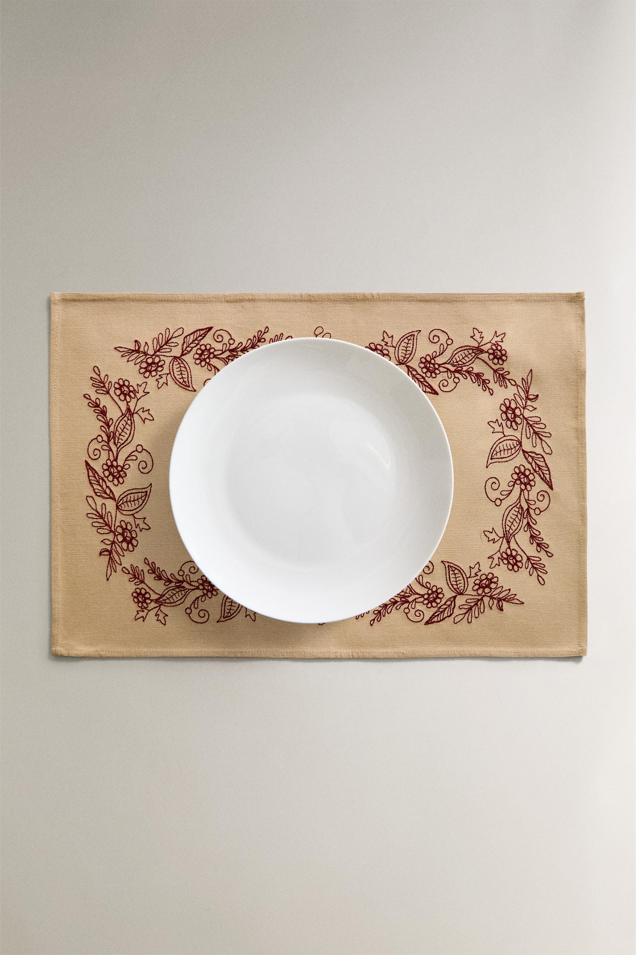 EMBROIDERED CHRISTMAS PLACEMAT WITH BRANCH DESIGN