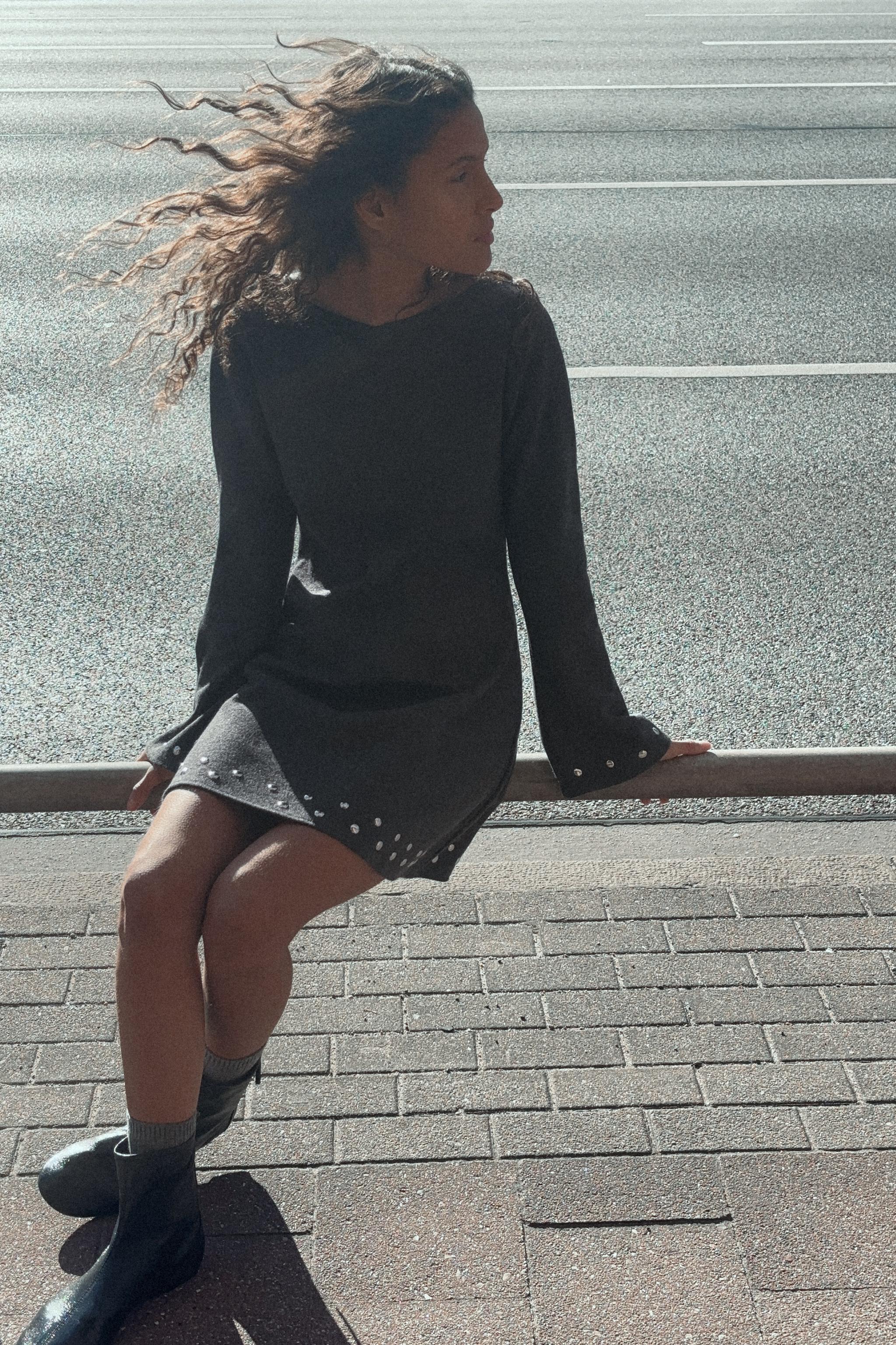 ROBE COURTE SOFT À CLOUS