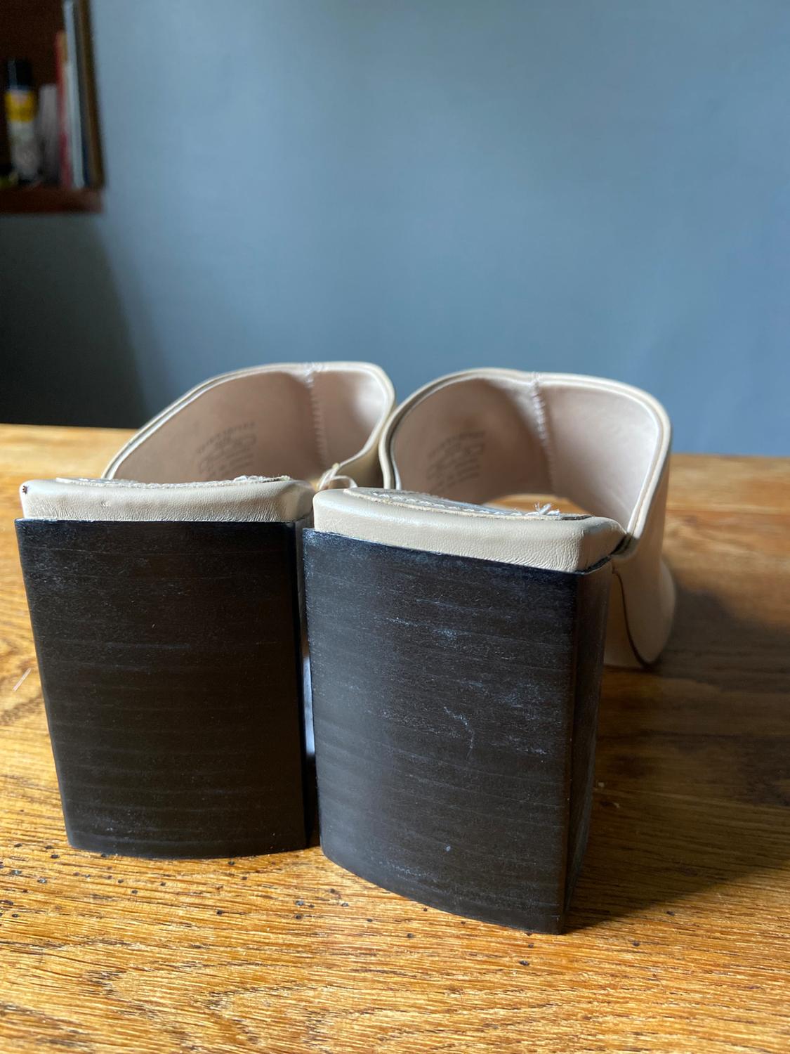 LEATHER HEEL SANDAL - Image 3