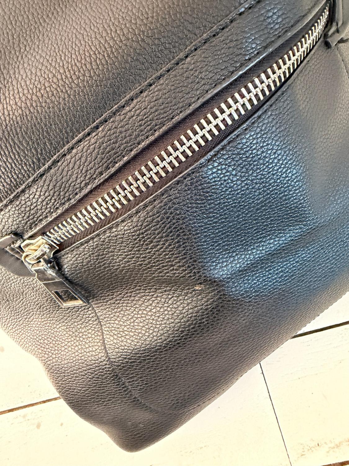 BLACK BACKPACK - Image 4
