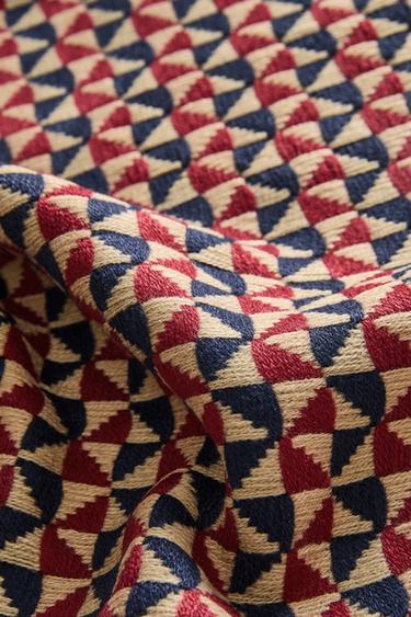 PLAID DOUX MOTIF GÉOMÉTRIQUE - Rouge de Zara - Image 3