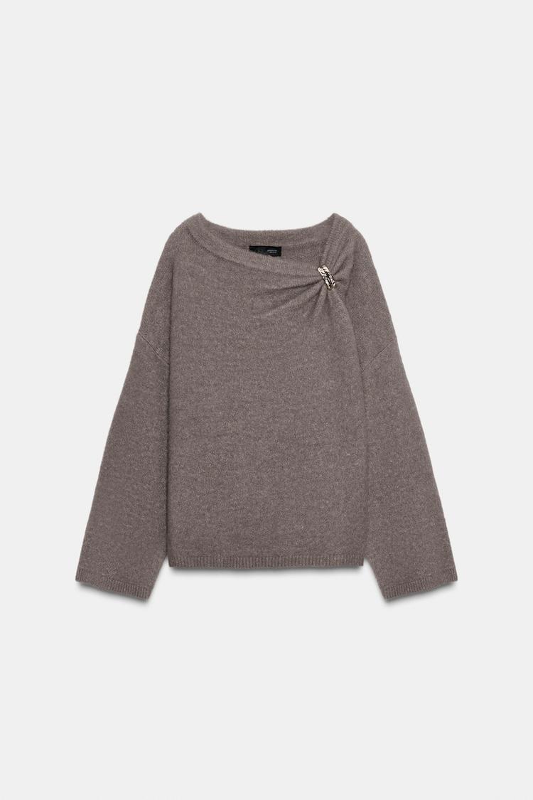 PULL EN MAILLE AVEC FERMOIR