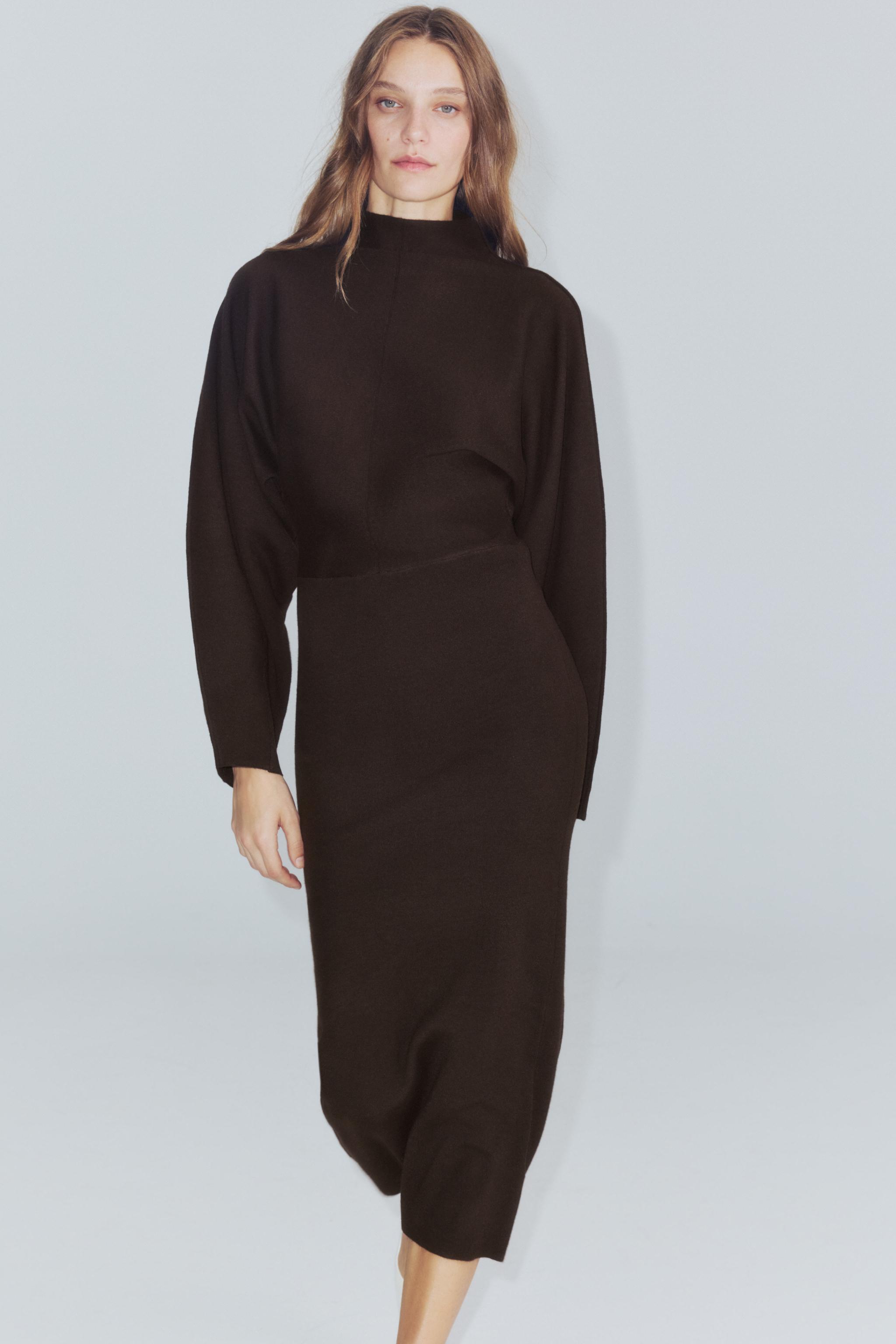 ROBE LONGUE EN MAILLE À COL MONTANT