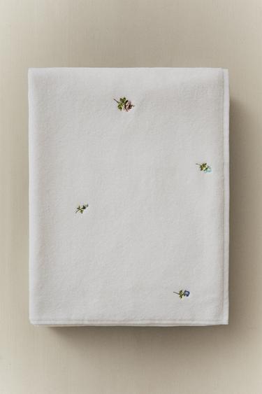 SERVIETTE DE BAIN BRODERIE FLORALE - Ivoire de Zara