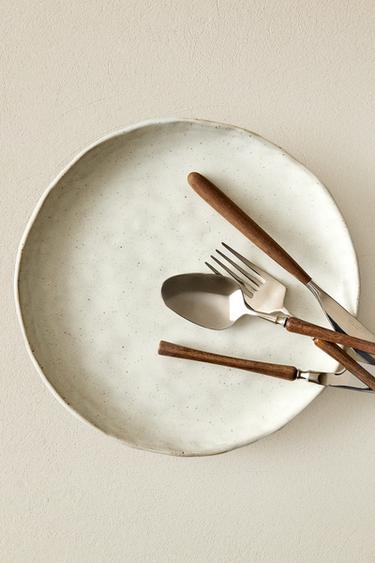 PETIT PLAT ROND TEXTURE - Blanc cassé de Zara - Image 5