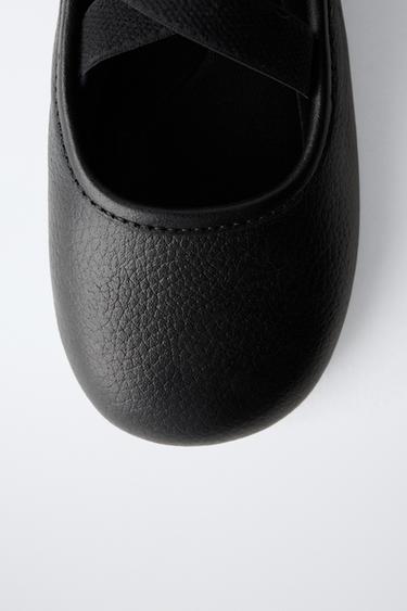 BALLERINES D'ÉCOLIÈRE EN CUIR - Noir de Zara - Image 5