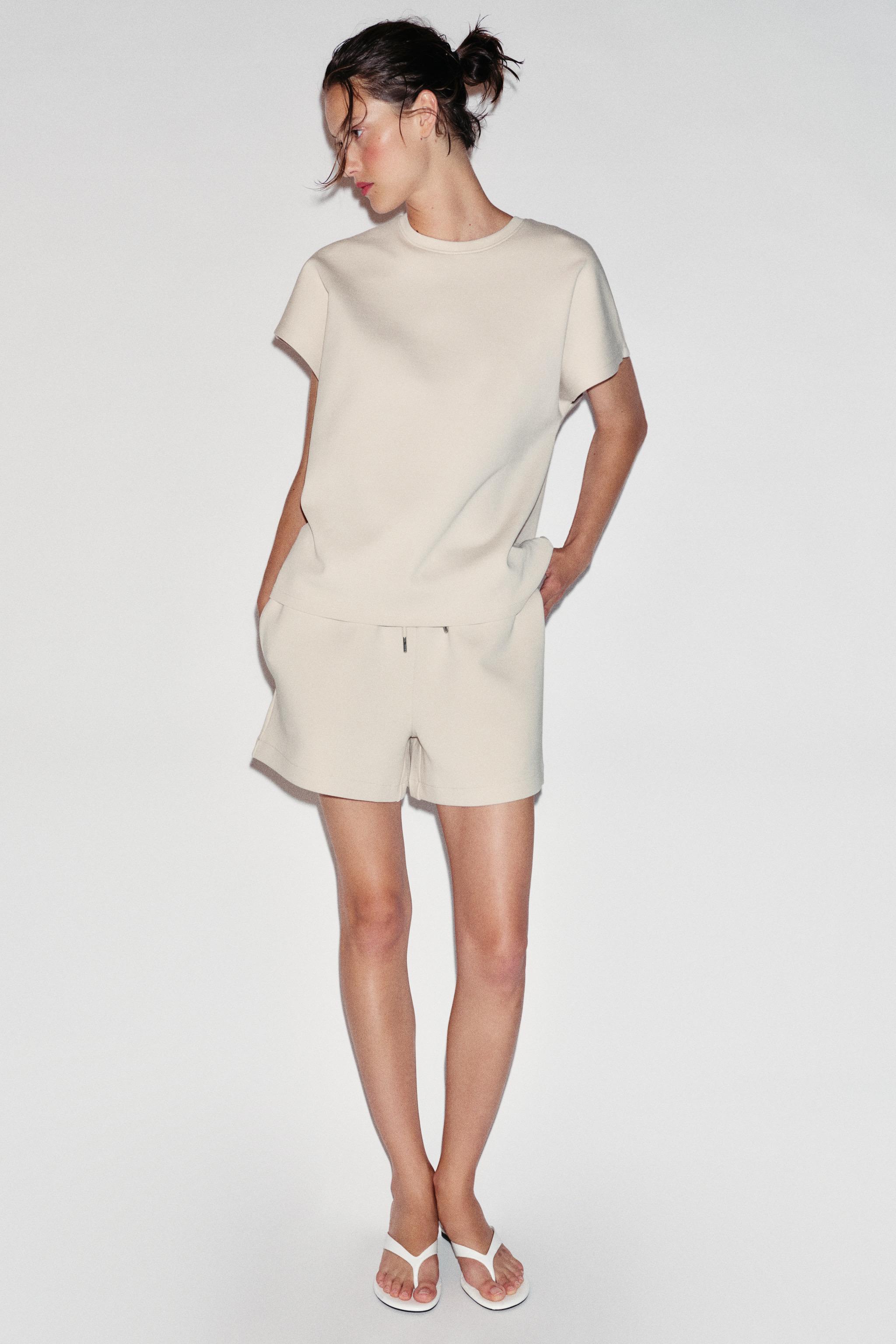 SHORT SLEEVE INTERLOCK T-SHIRT — Sand