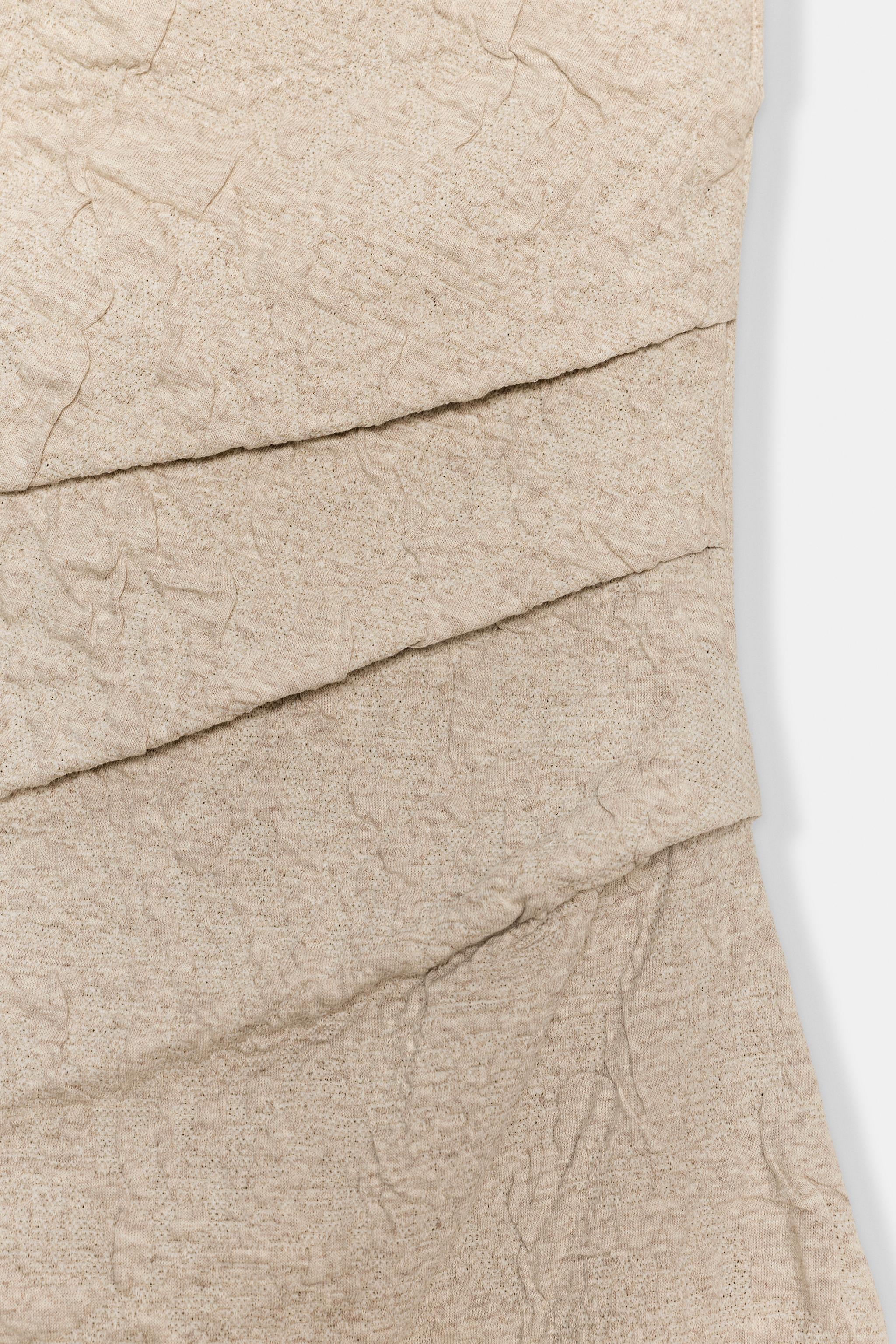 ROBE EN JACQUARD À PLIS