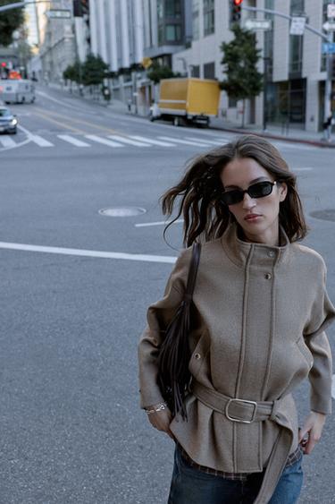 MANTEAU COURT AVEC LAINE ET CEINTURE - Vison foncé de Zara - Image 6