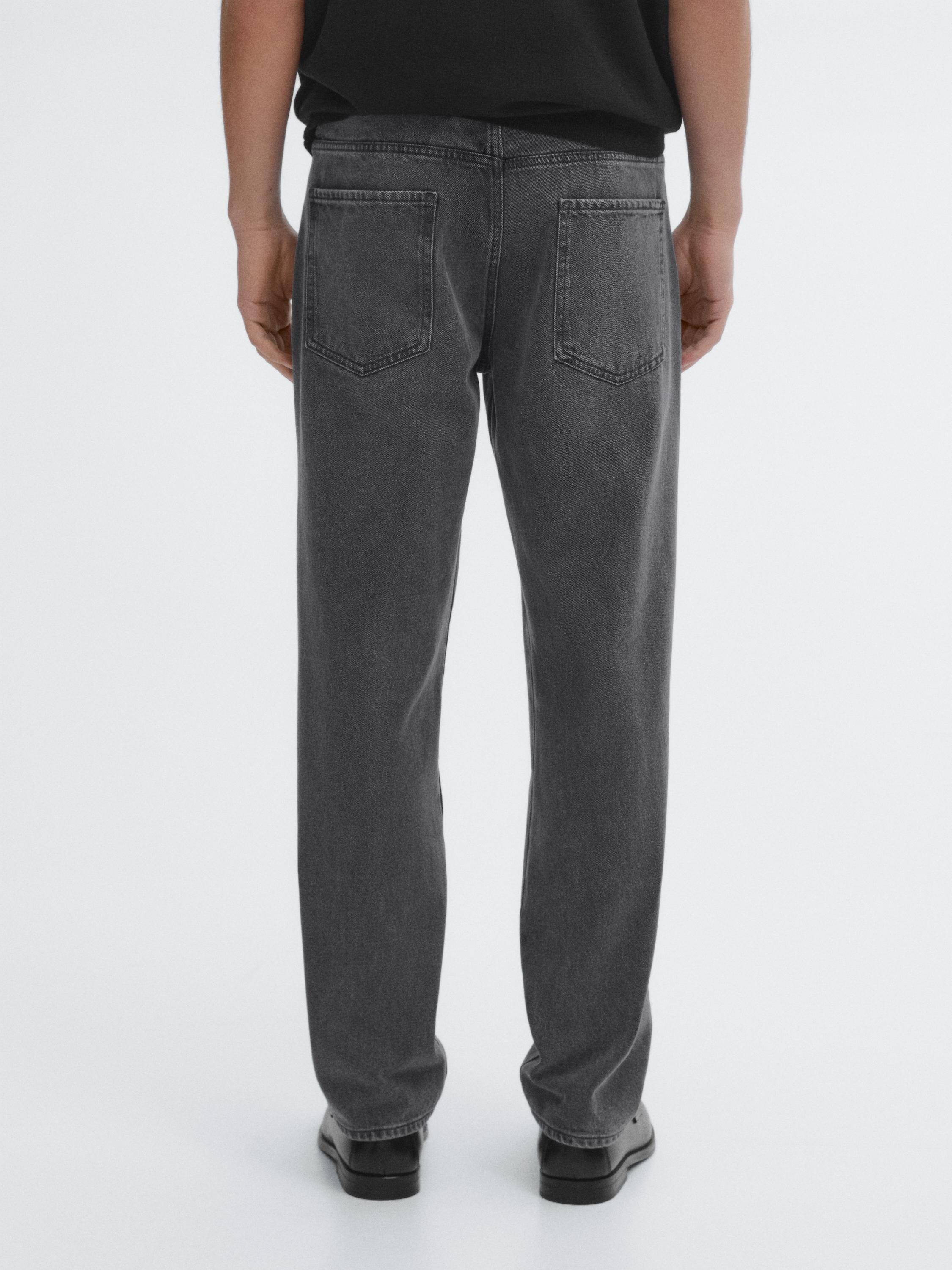 Tapered fit jeans