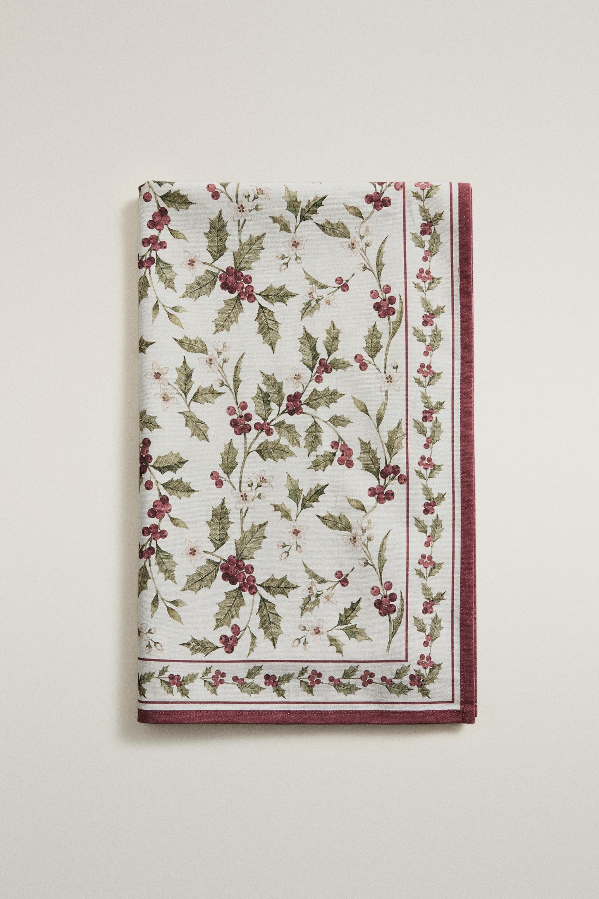 HOLLY CHRISTMAS TABLE RUNNER