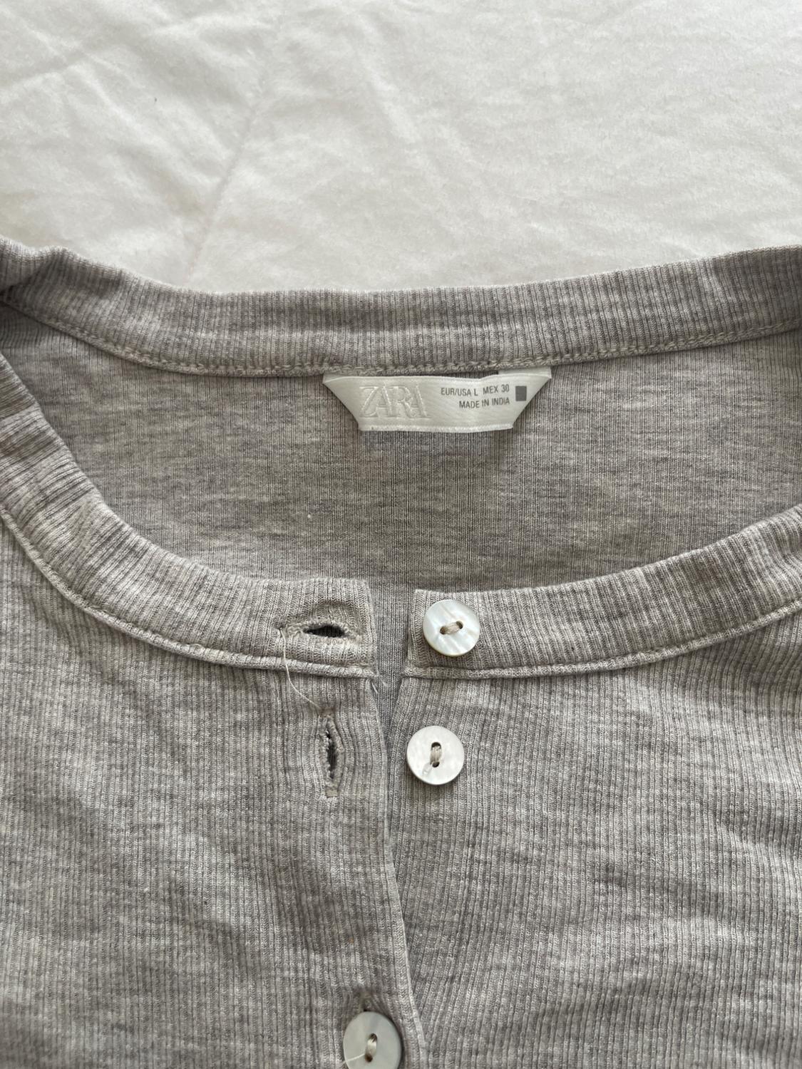 BUTTONED RIBBED T-SHIRT - Image 2