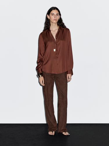 Camisa fluida satinada - Visón vigoré de Zara