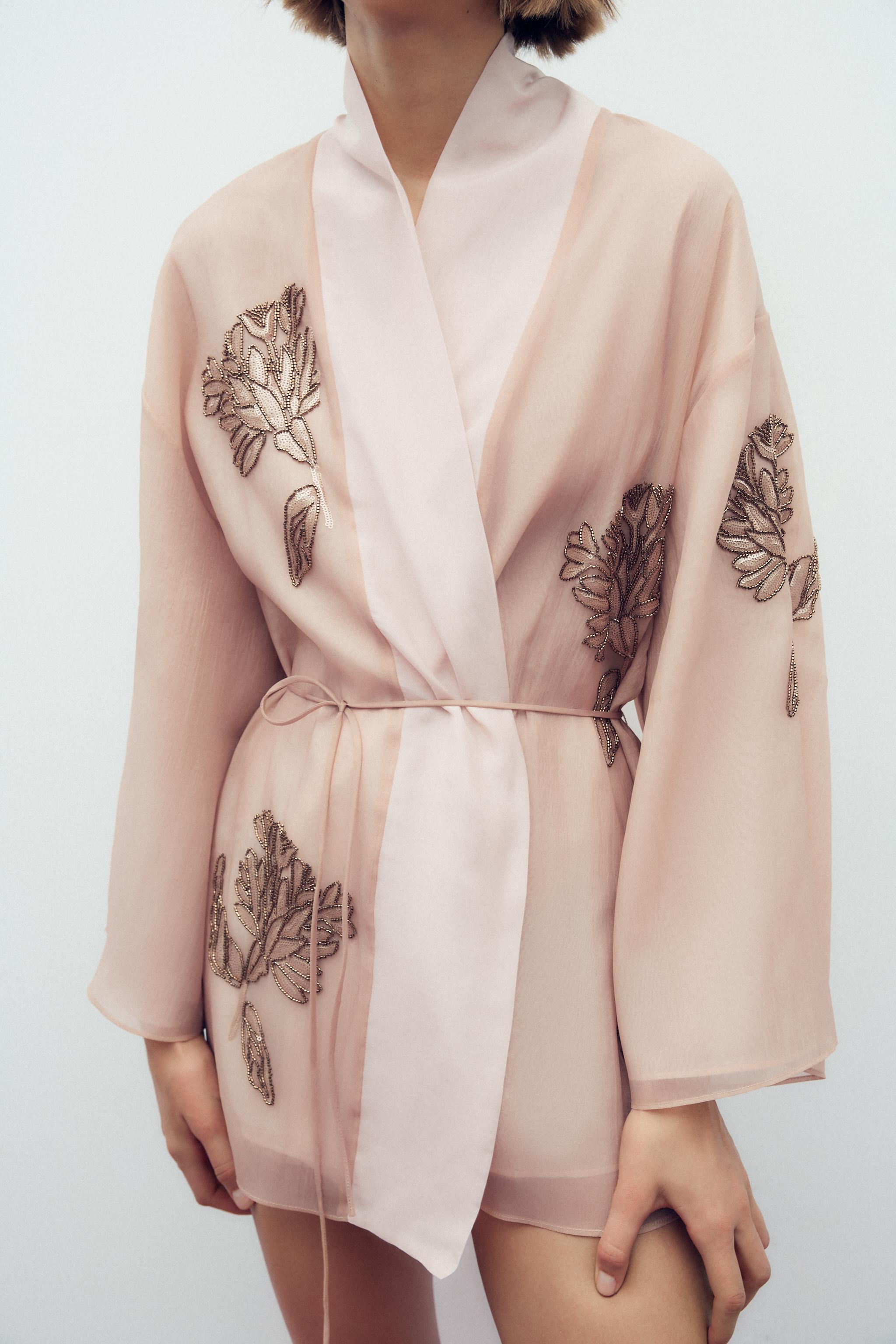 スペイン発送 ZARA シルク刺繍ビーズ付き着物 KIMONO 数量限定！ SILK KIMONO WITH EMBROIDERY AND BEADS - Sand | ZARA United