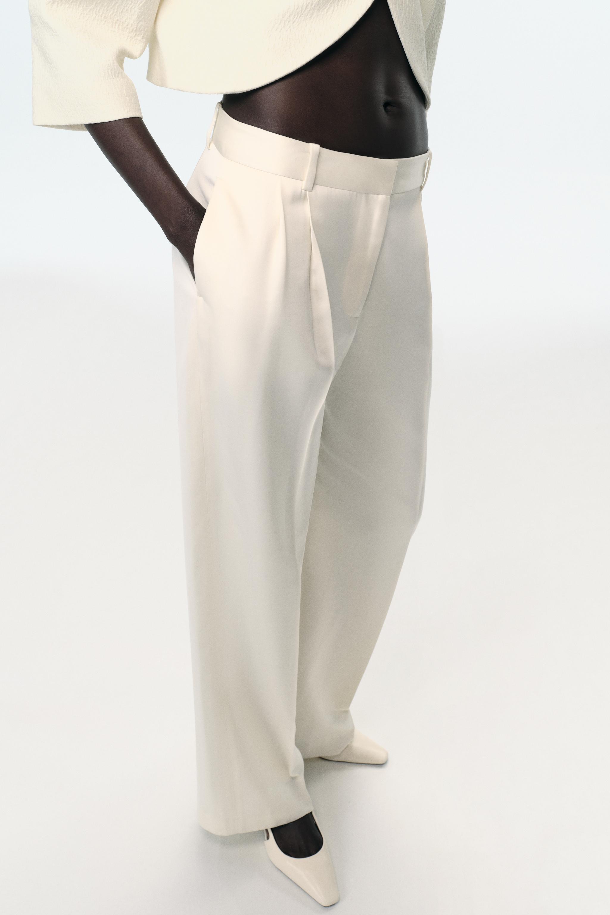 PLEATED STRAIGHT LEG PANTS