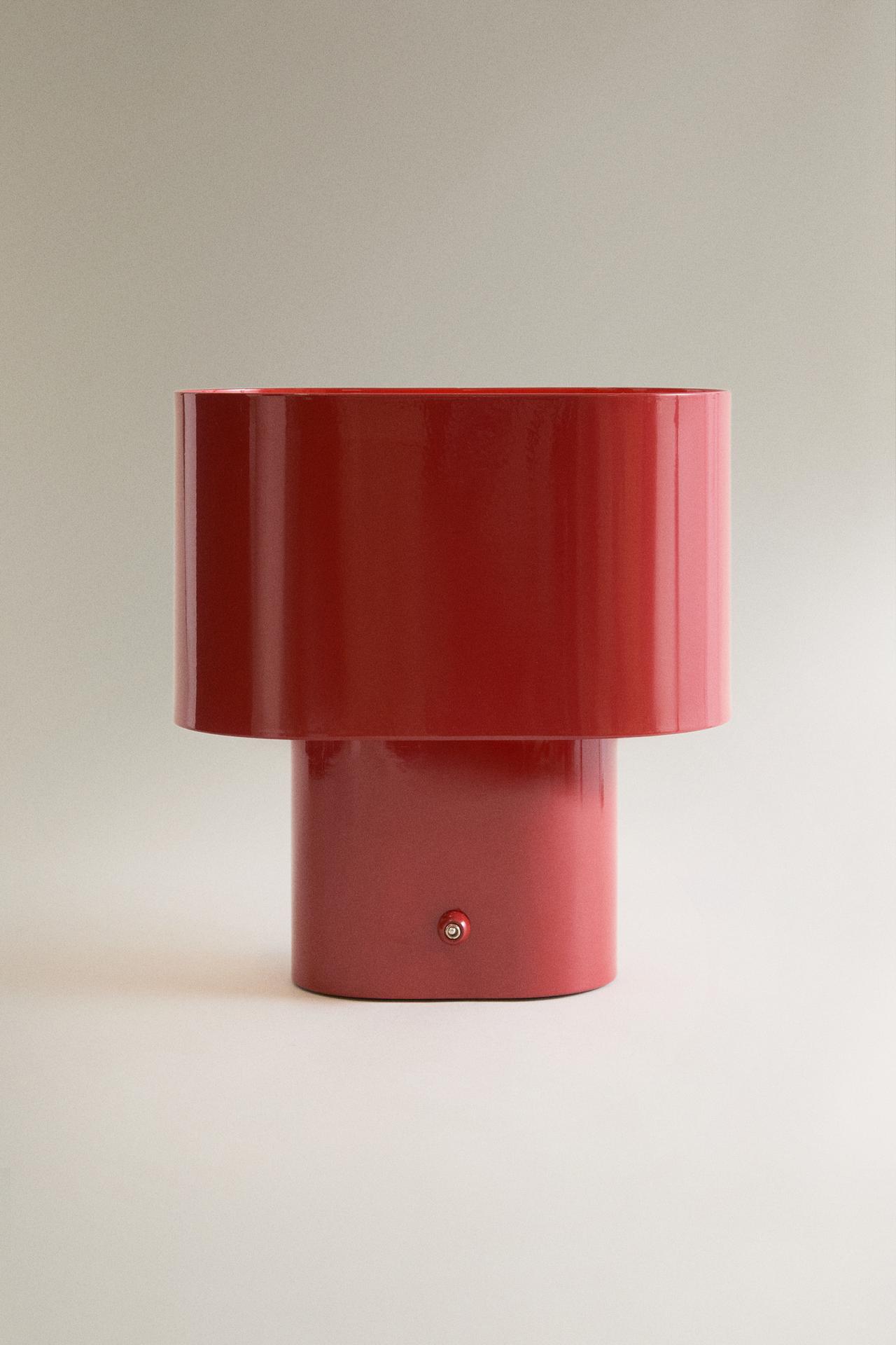 CORDLESS IRON TABLE LAMP — Red