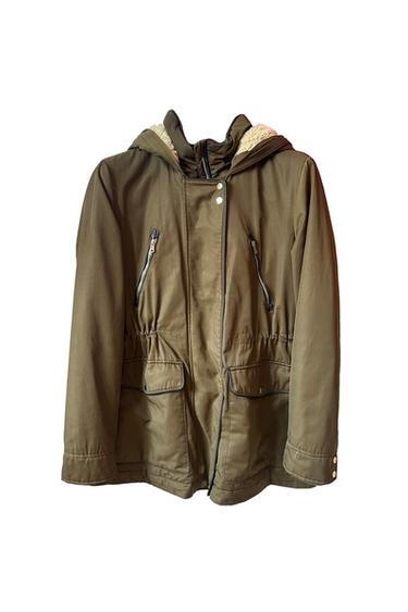 PARKA VERDE CAQUI CON CALUCHA