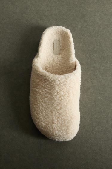 FAUX SHEARLING CLOG SLIPPERS - Beige de Zara - Image 5