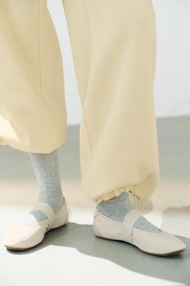 BAILARINA DEPORTIVA ELÁSTICA - Blanco Crudo de Zara - Imagen 0
