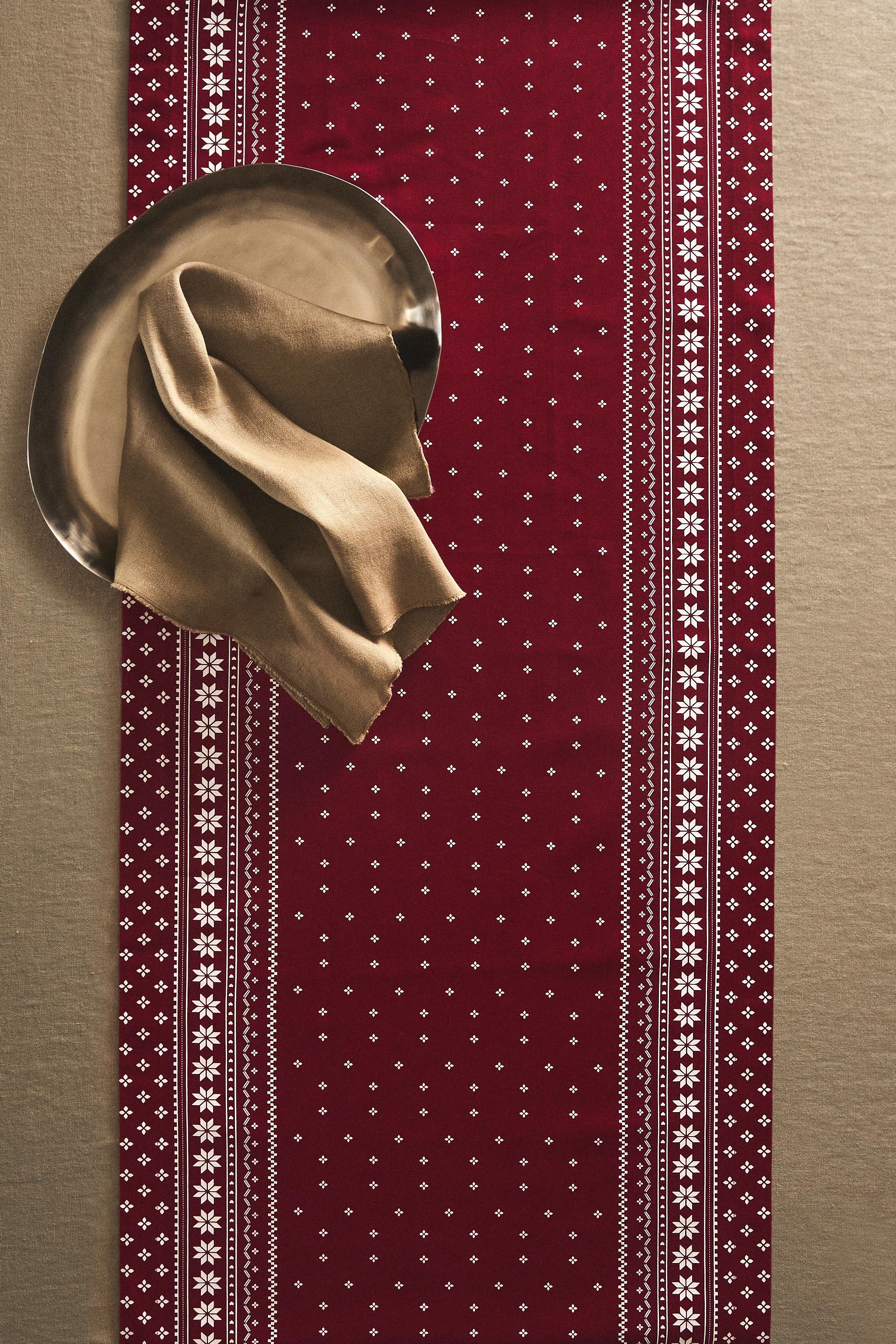 WINTER CHRISTMAS COTTON TABLE RUNNER
