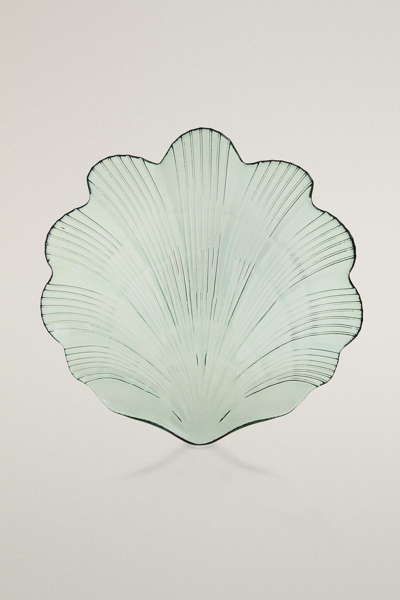 WAVY SHELL GLASS SERVING DISH