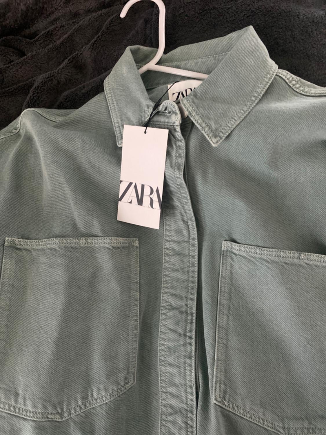 ZW CAMISA DENIM BOLSILLOS - Image 3