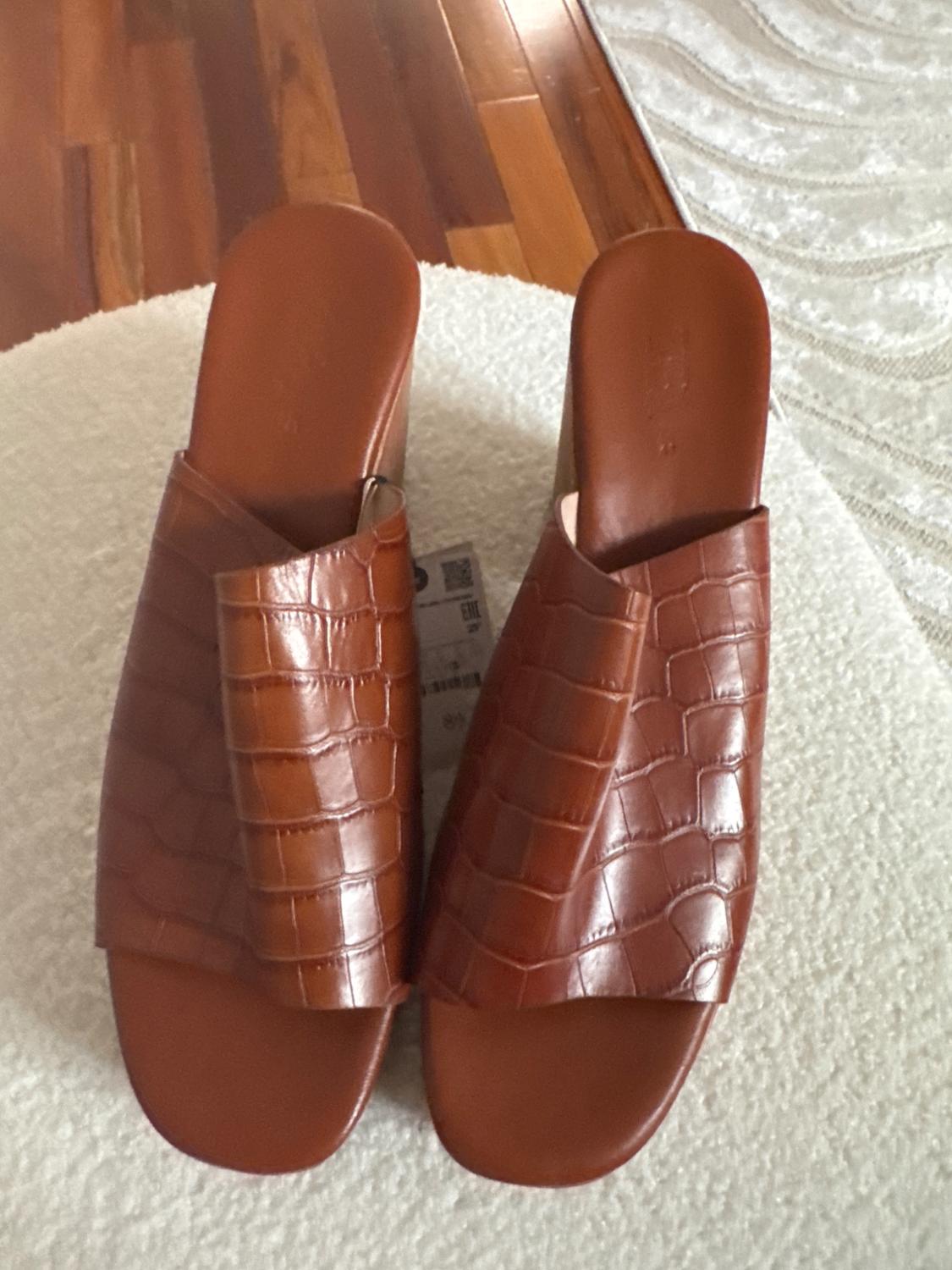 BROWN ANIMAL PRINT PLATFORM SANDALS - Image 2