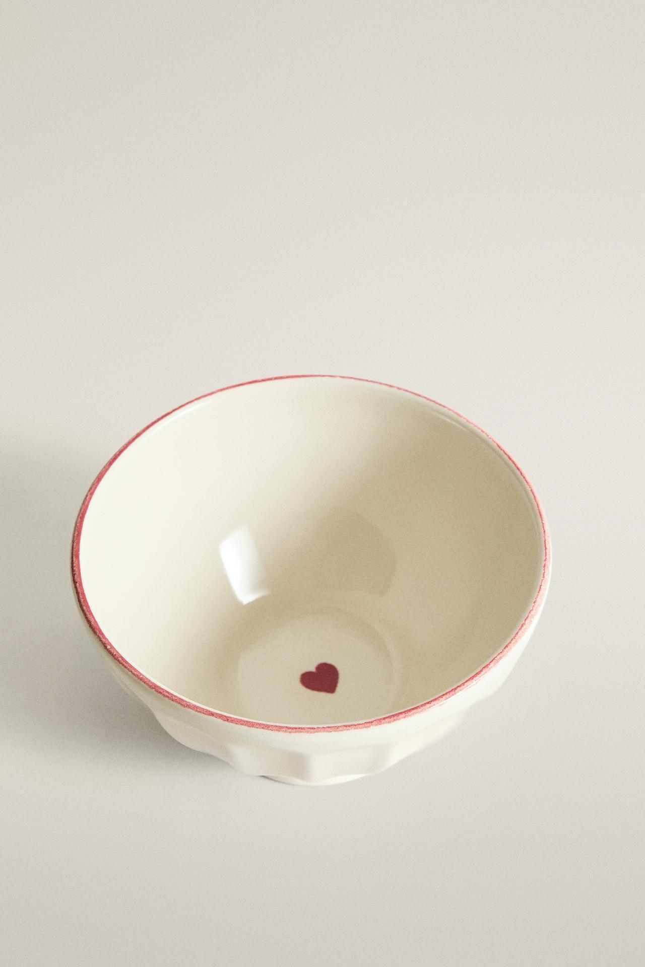CHRISTMAS HEART STONEWARE BOWL — White / Red