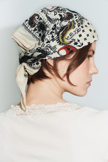 FOULARD BANDANA À IMPRIMÉ BRODERIES - Écru de Zara - Image 1