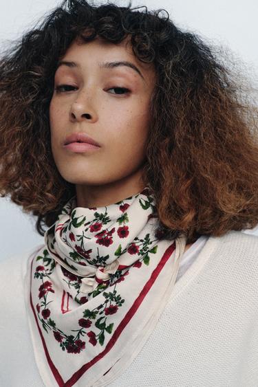 ビスコース100%フラワープリントスカーフエクリュ0Zaraのビスコース100%フラワープリントスカーフ - エクリュ - 画像 0