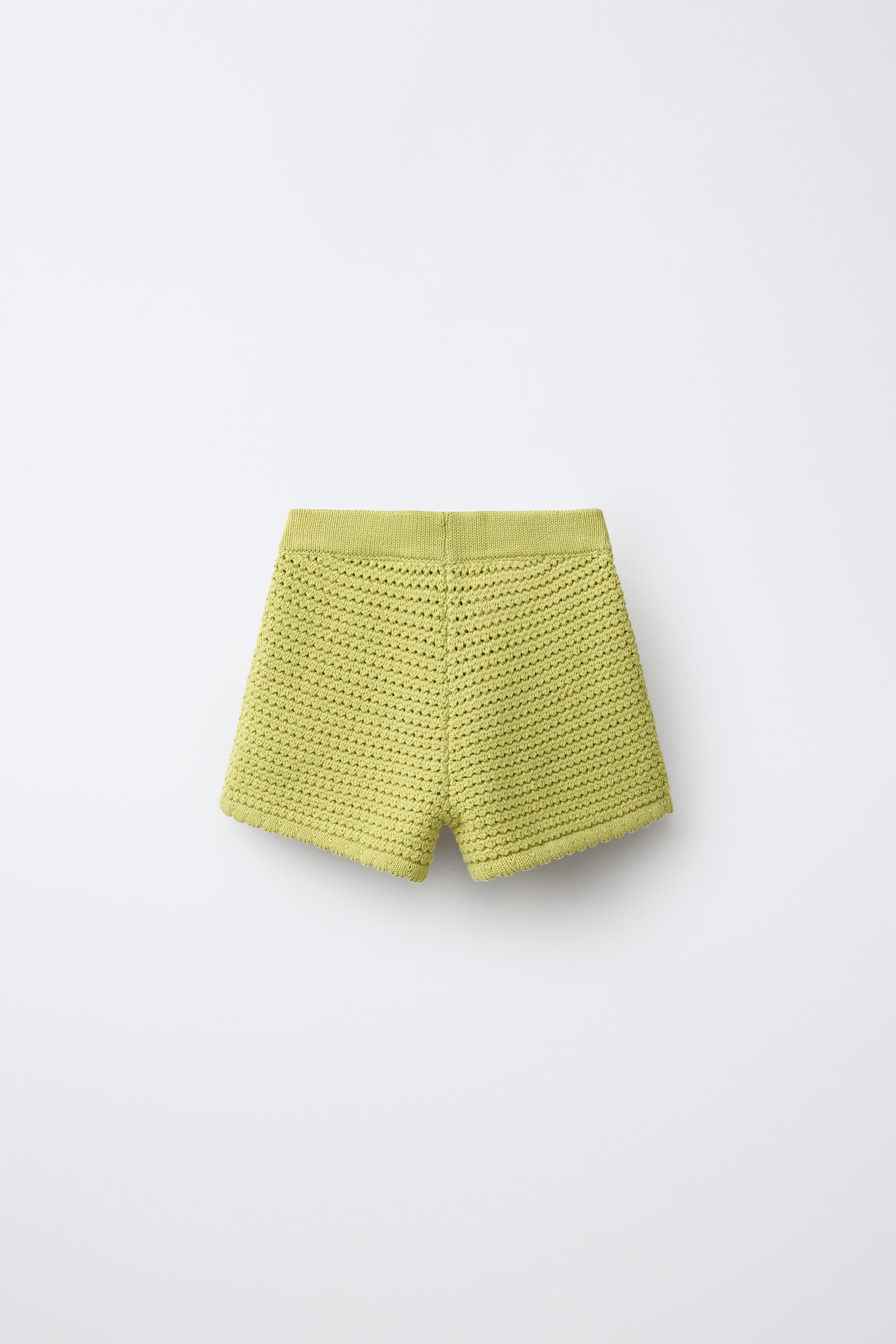 EMBROIDERED TULIP KNIT SHORTS