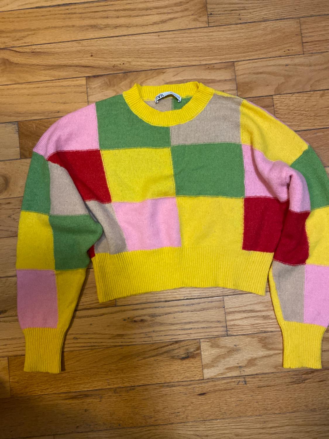 COLORBLOCK KNIT SWEATER