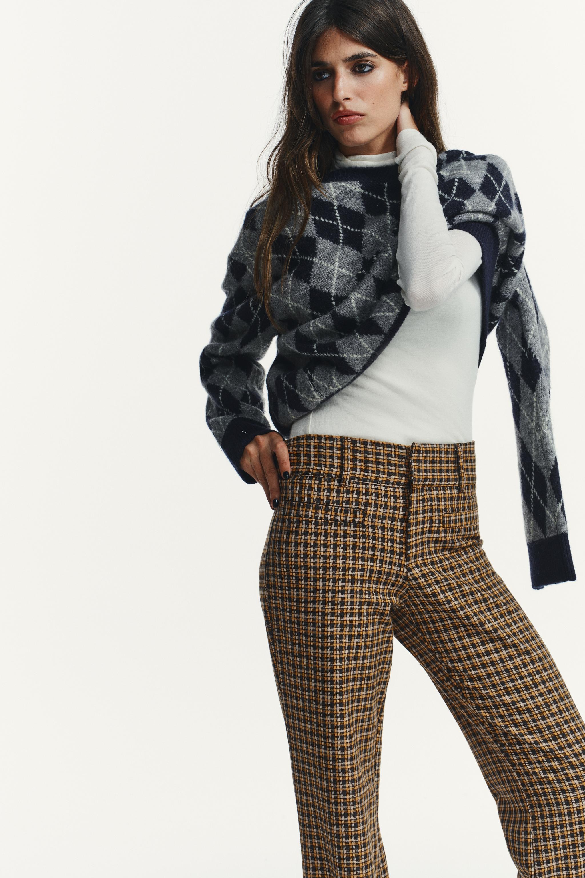 PANTALON FLARE À CARREAUX