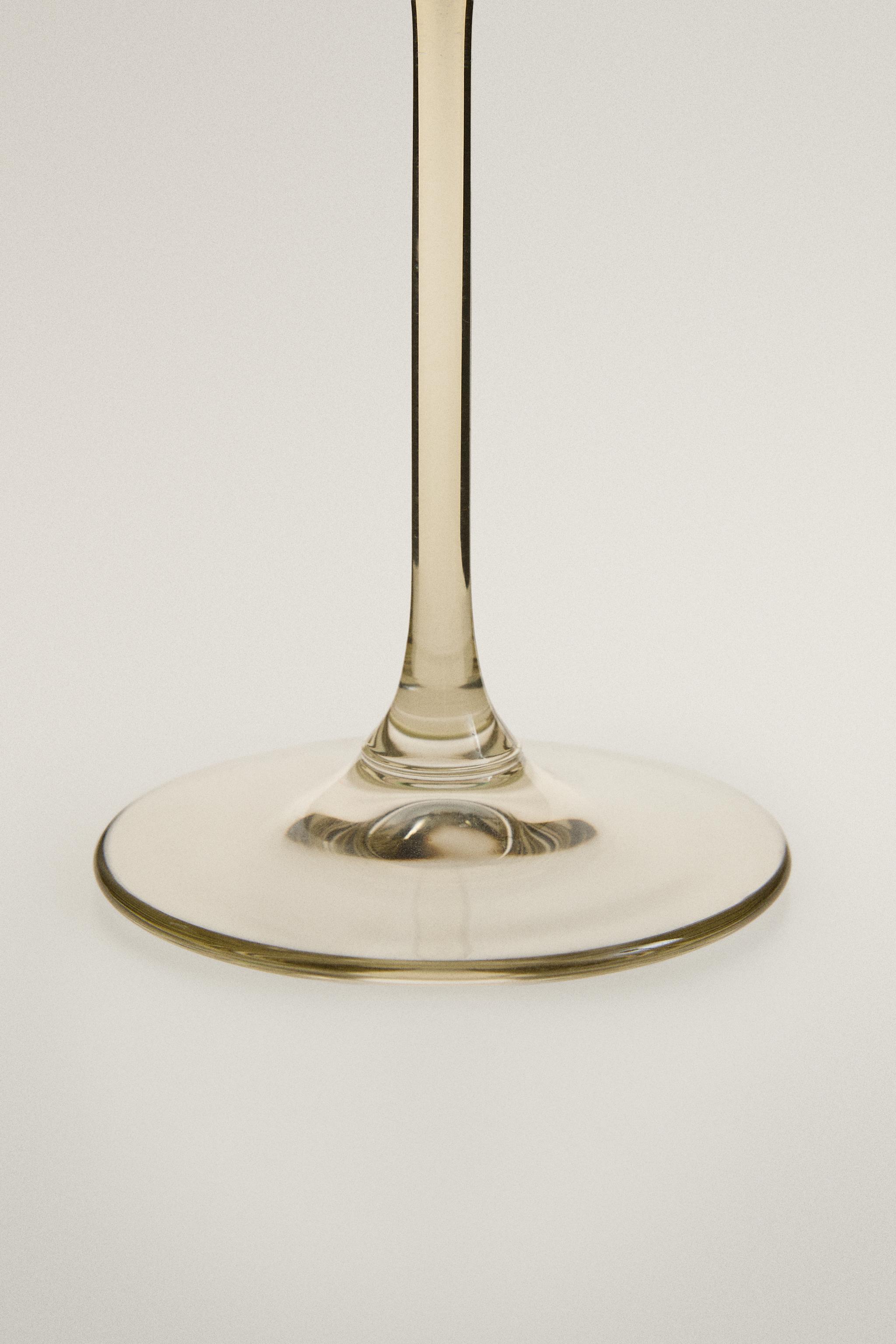 RAISED VERTICAL LINE GLASS